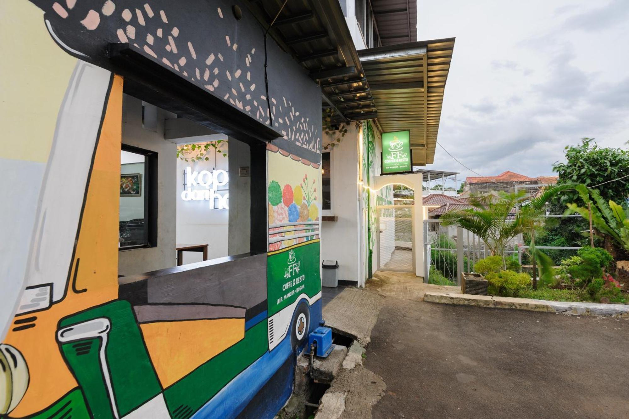红多兹伊斯兰酒店-近茂物喷泉公园 外观 照片